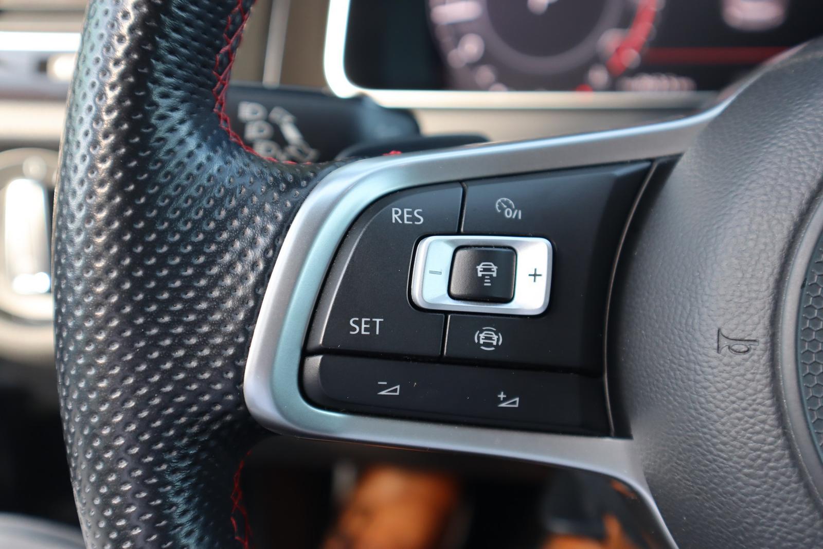 Volkswagen Golf VII 2.0 TSI GTI TCR LED Navi ACC Kamera USB