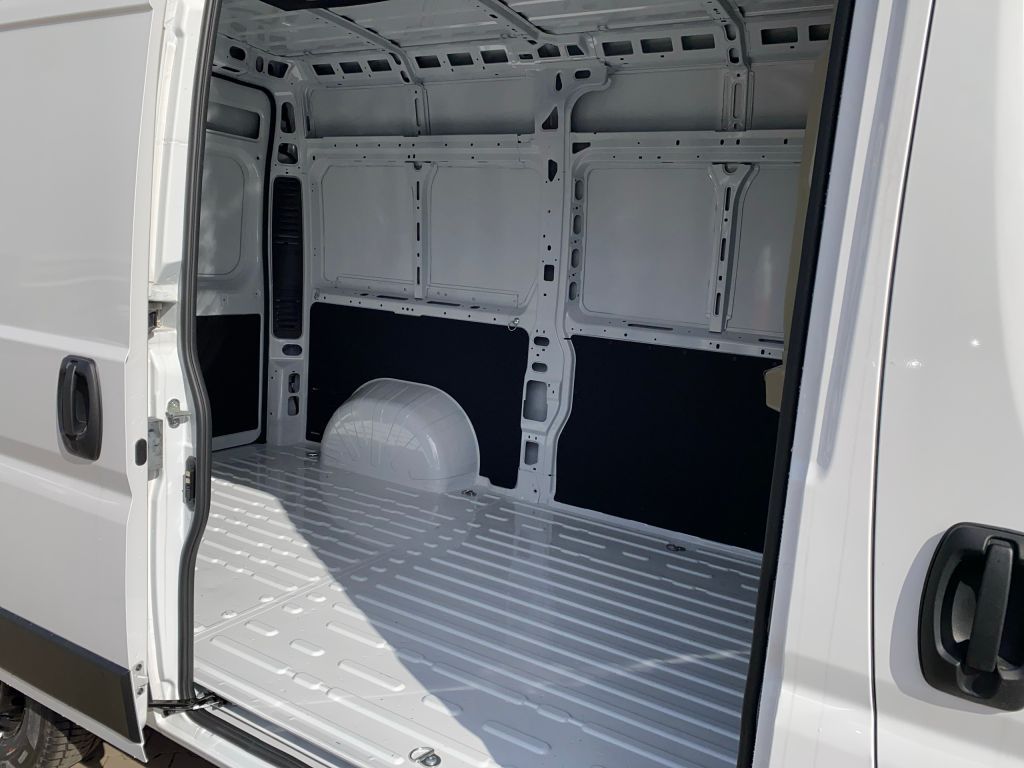 Fahrzeugabbildung Citroën Jumper 2.2 BlueHDi 140 L2H2 *AZV*Navi*Rückfahrk*