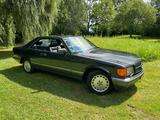 Mercedes-Benz 560 - Mercedes-Benz 560 mit Benzin-Antrieb: Coupe