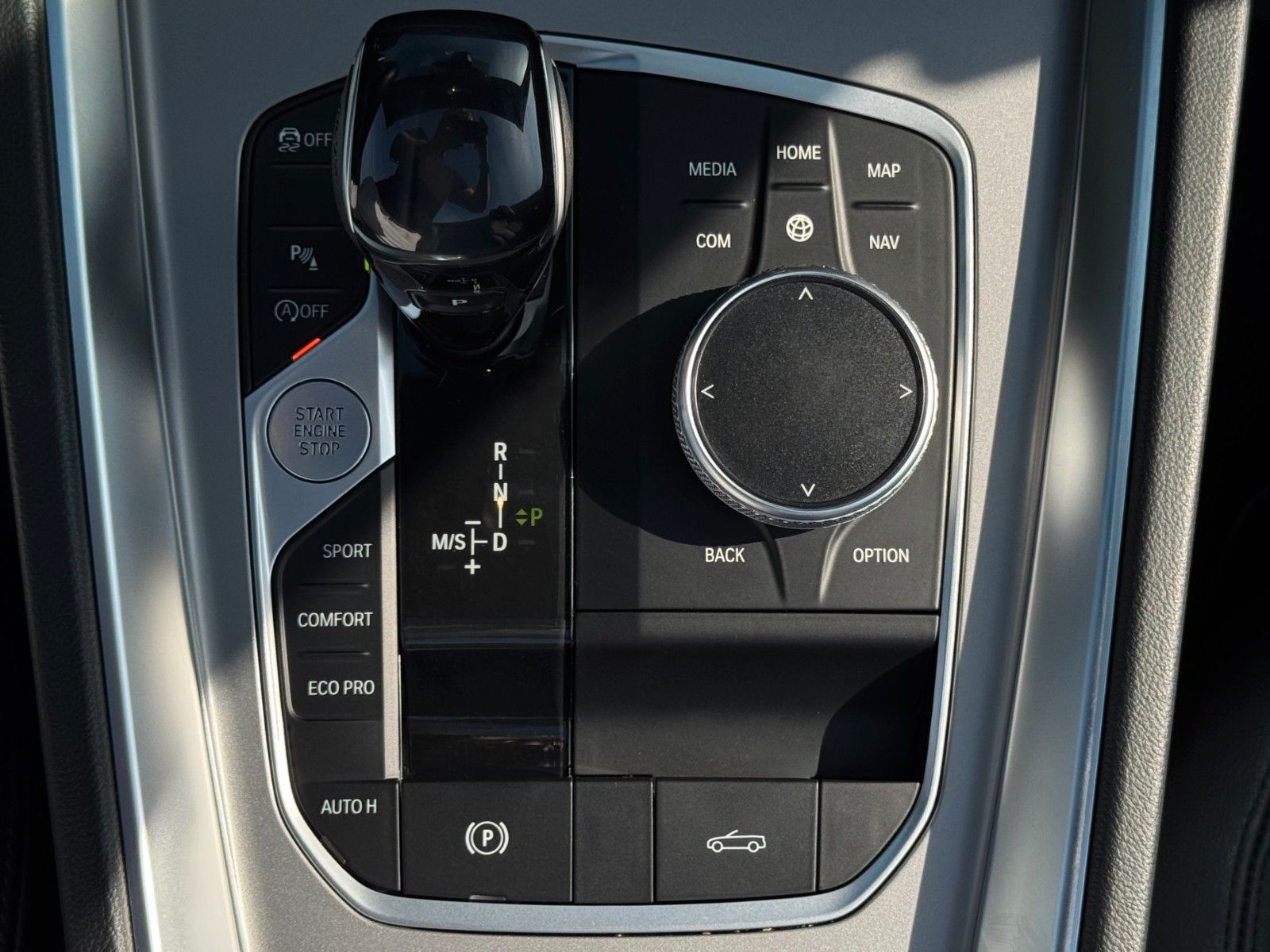 Fahrzeugabbildung BMW Z4 sDrive20i Aut. Advantage Tempo. H&K PDC SHZ