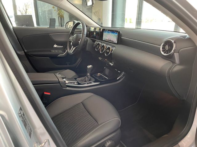 Fahrzeugabbildung Mercedes-Benz A 200 Progressive Tempomat/LED/DAB/ParkAssistent