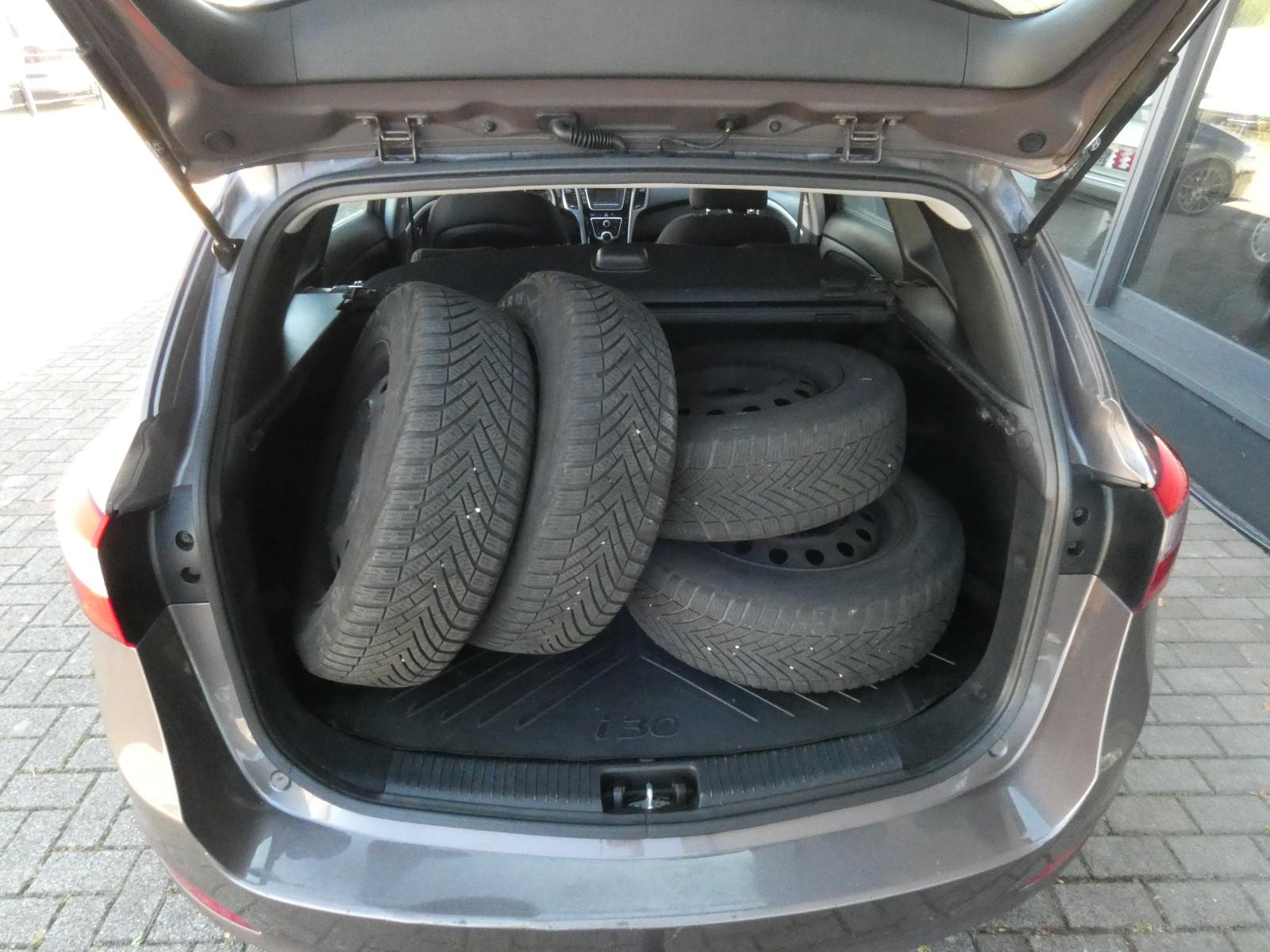 Hyundai i30 2014 — photo 13