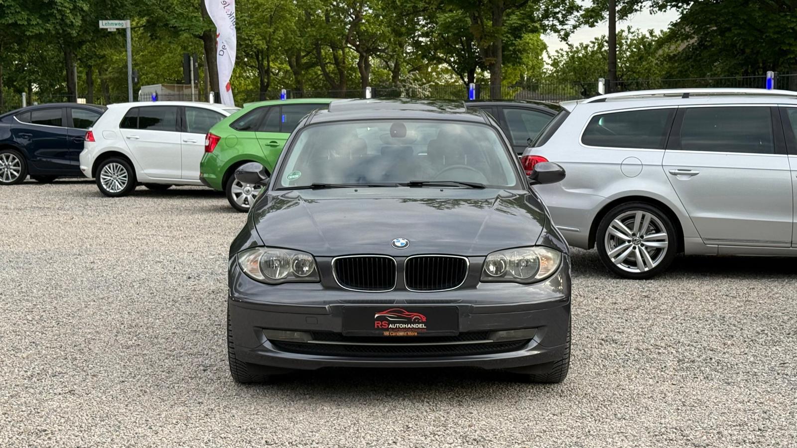 BMW 116 1 Limousine*PDC*Tempomat*Schiebedach*TÜV Neu