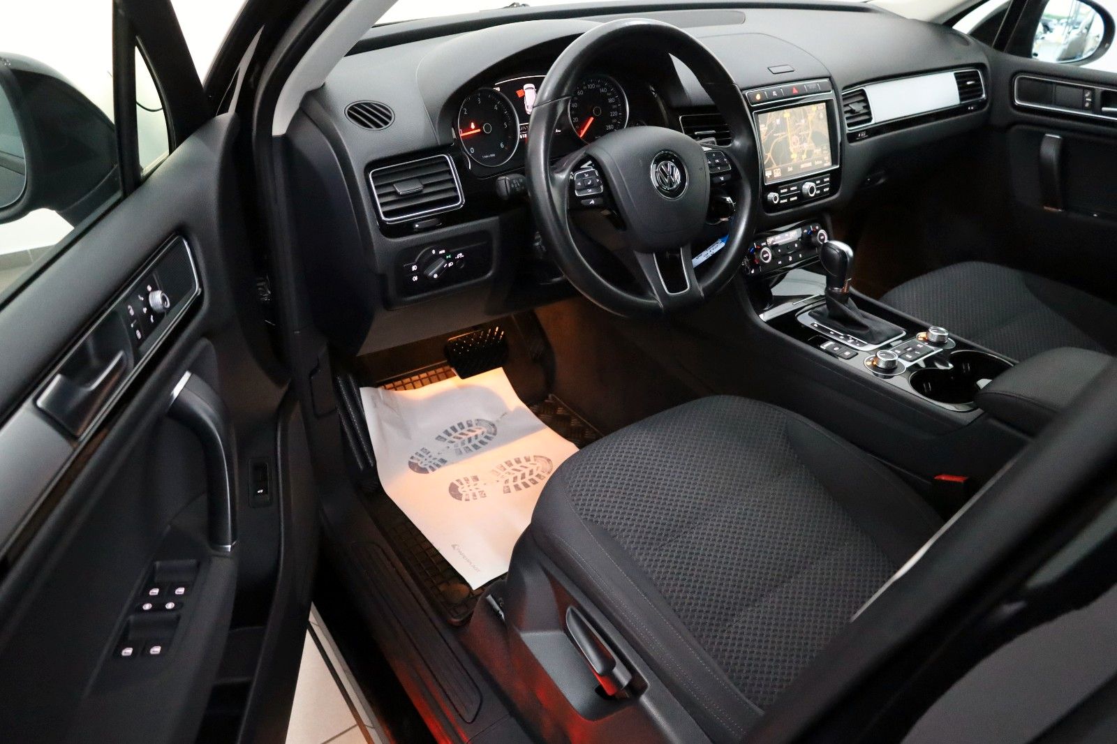 Fahrzeugabbildung Volkswagen Touareg V6 TDI 4M Navi,Xenon,360° Kamera,AHK