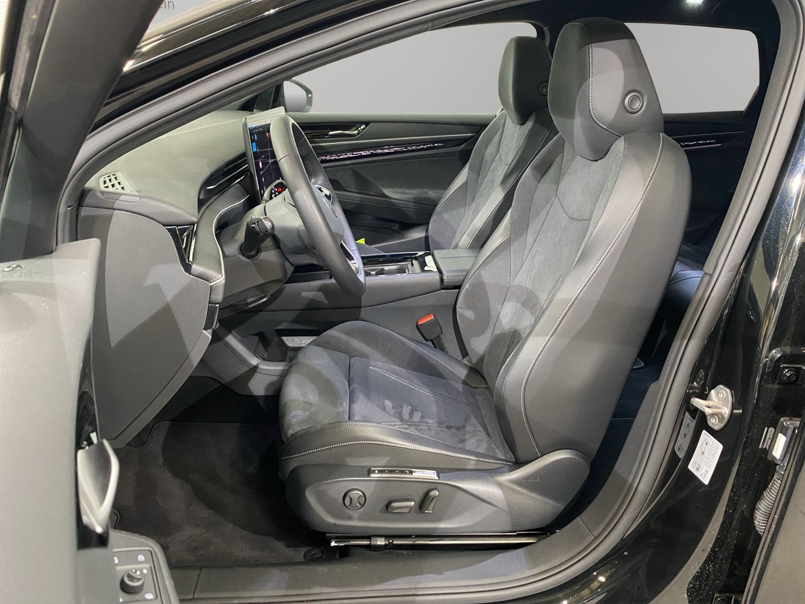 Volkswagen ID.7 Tourer Pro 82 kWh Navi LED AHK foto 5