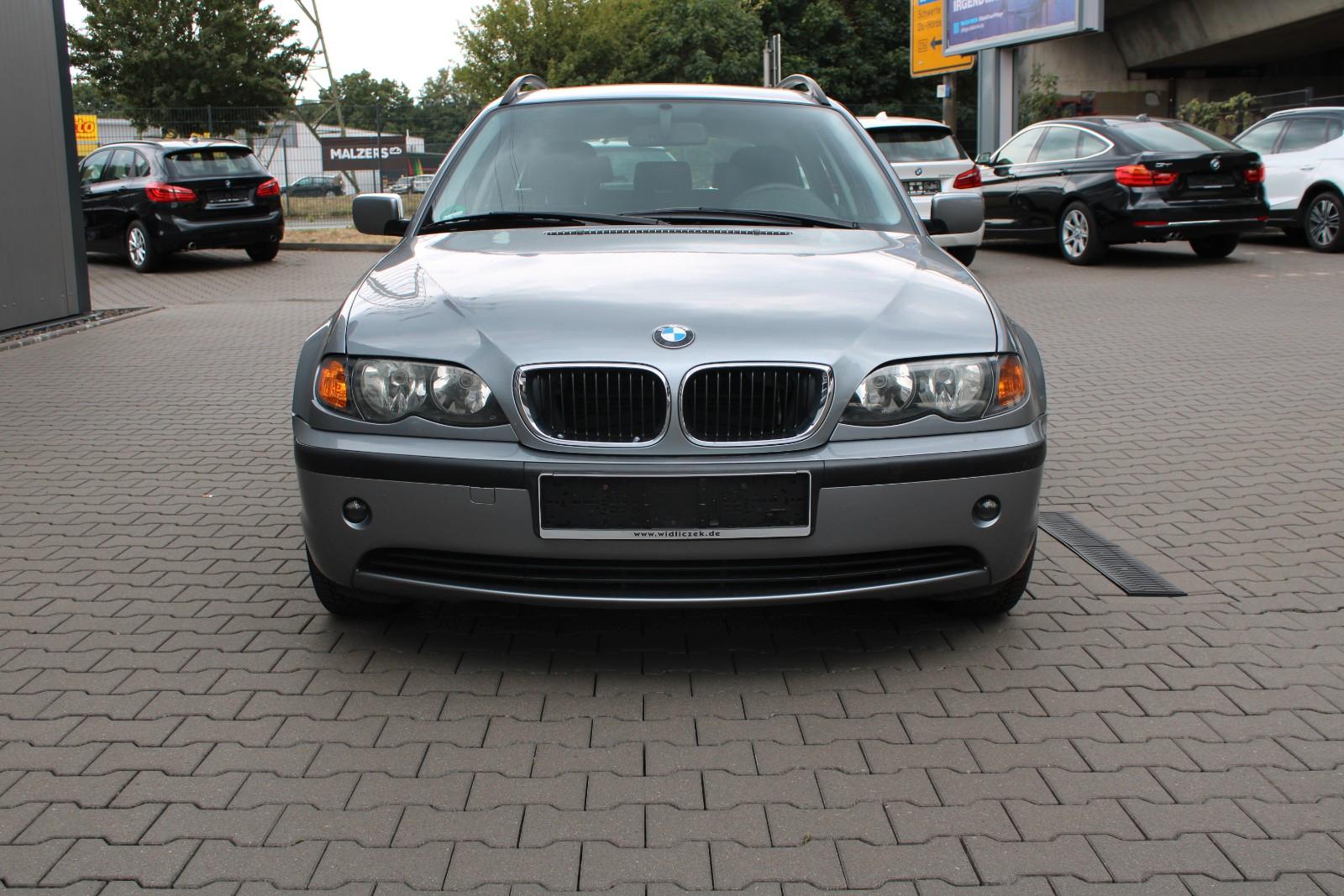 BMW 316 2004 — rear view