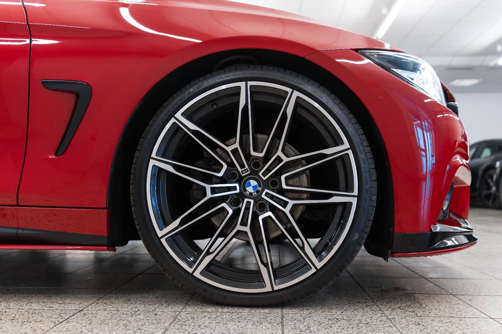 Fahrzeugabbildung BMW 430i Coupé M-Paket  LED NAV PDC KAM HIFI