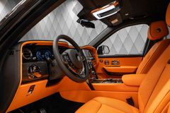 Cullinan BLACKBADGE 2025 BLACK/ORANGE 4SEAT