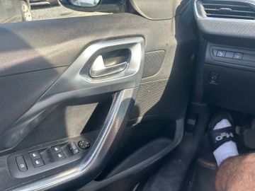 Peugeot 2008 - 6