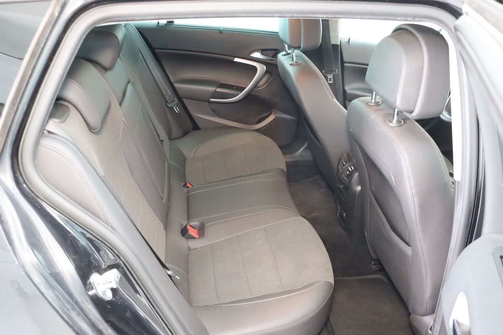 Fahrzeugabbildung Opel Insignia A Sports Tourer Innovation 4x4