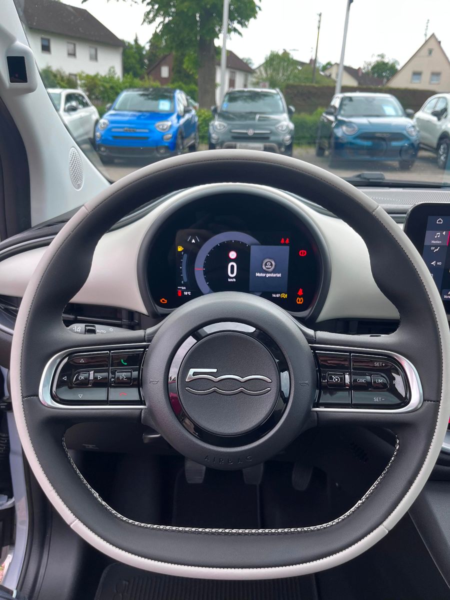 Fahrzeugabbildung Fiat 500 1.0 Hybrid FireFly 48 kW La Prima
