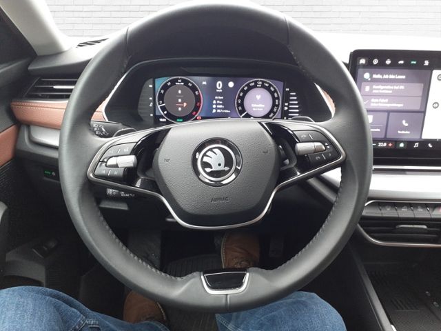 Fahrzeugabbildung SKODA Octavia Combi Selection 1.5 TSI DSG LED NAVI ALU