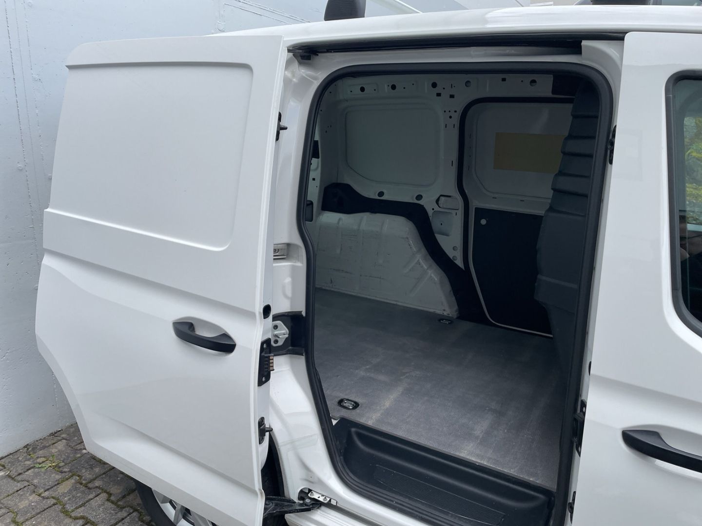 Caddy Cargo 1.5 TSI EcoProfi AHK/Navi/PDC/Climat