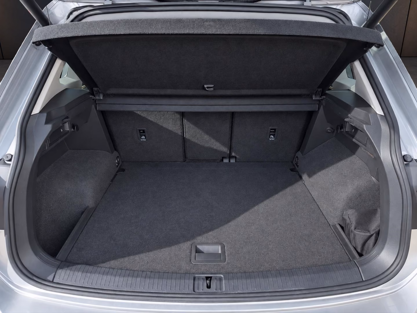 Volkswagen Tiguan Comfortline NAVI DSG ACC PDC SHZ LED