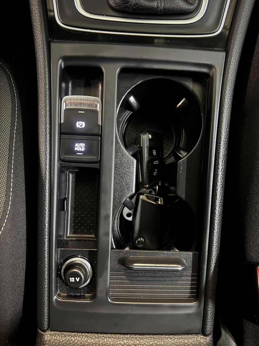 Fahrzeugabbildung Volkswagen Golf VARIANT 2.0 TDI DSG R-LINE SPORTPAKET VOLL