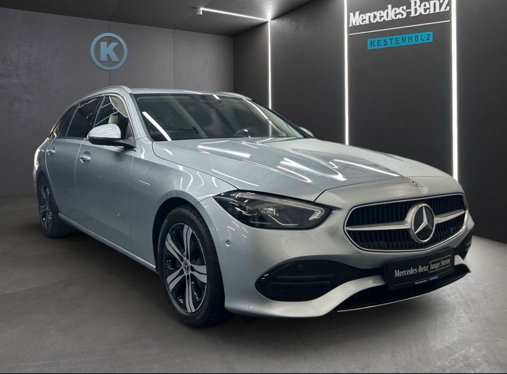 Image of Mercedes-Benz E 220