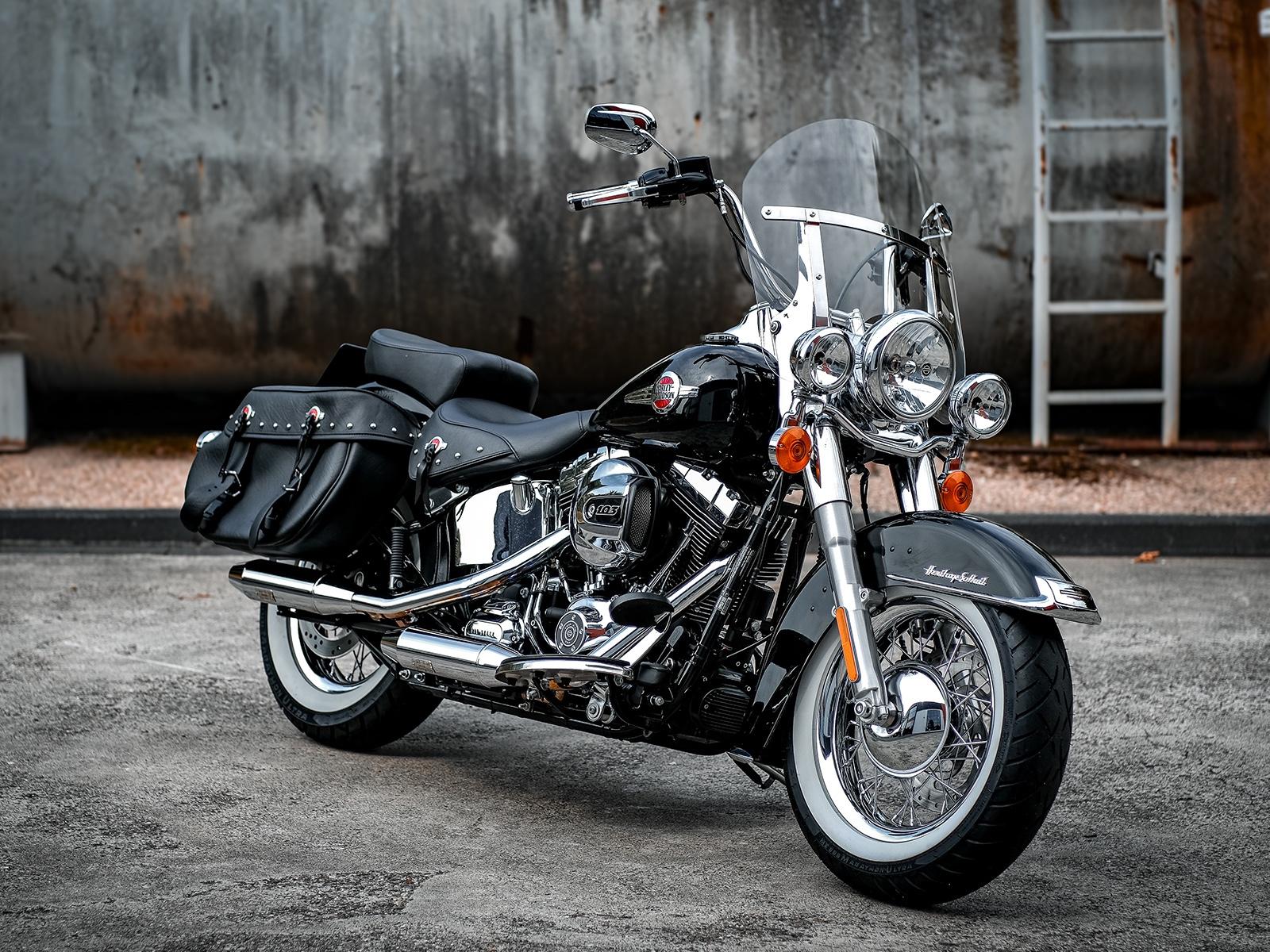 Harley-Davidson FLSTC  Heritage Classic 103 -J&H-Metzeler-Top!