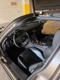 صورة 4 لـ 2011 Mercedes-BENZ SLS AMG