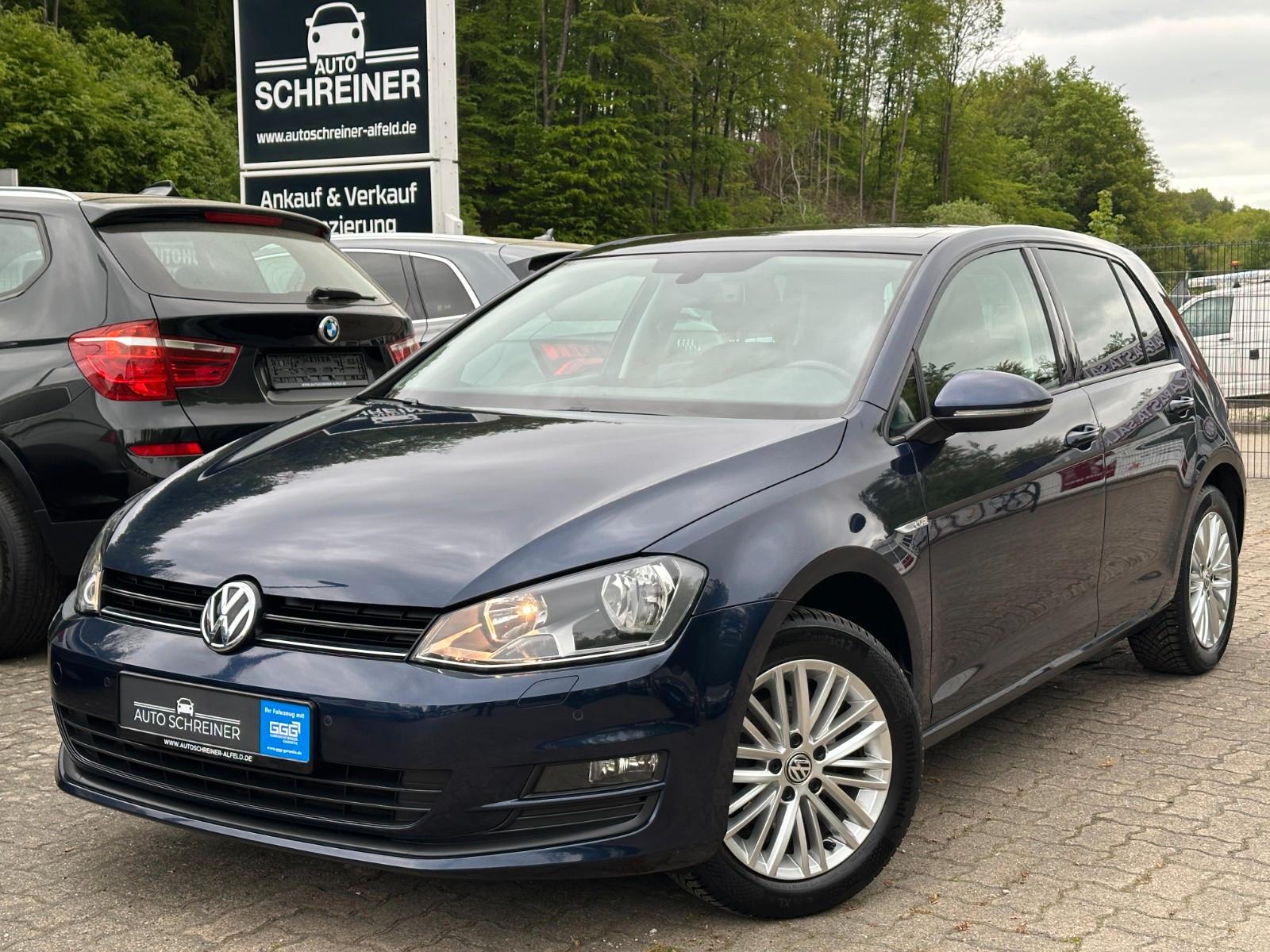 Volkswagen Golf VII Lim. CUP BMT DSG SHZ PDC NAVI SCHIEBED.