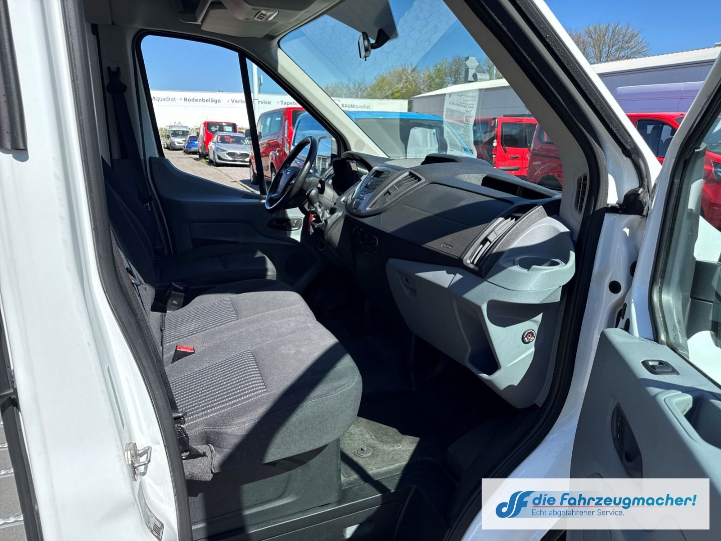 Fahrzeugabbildung Ford Transit Kombi 350 L3 Trend 2.0 TDCi 7-Sitzer KLI