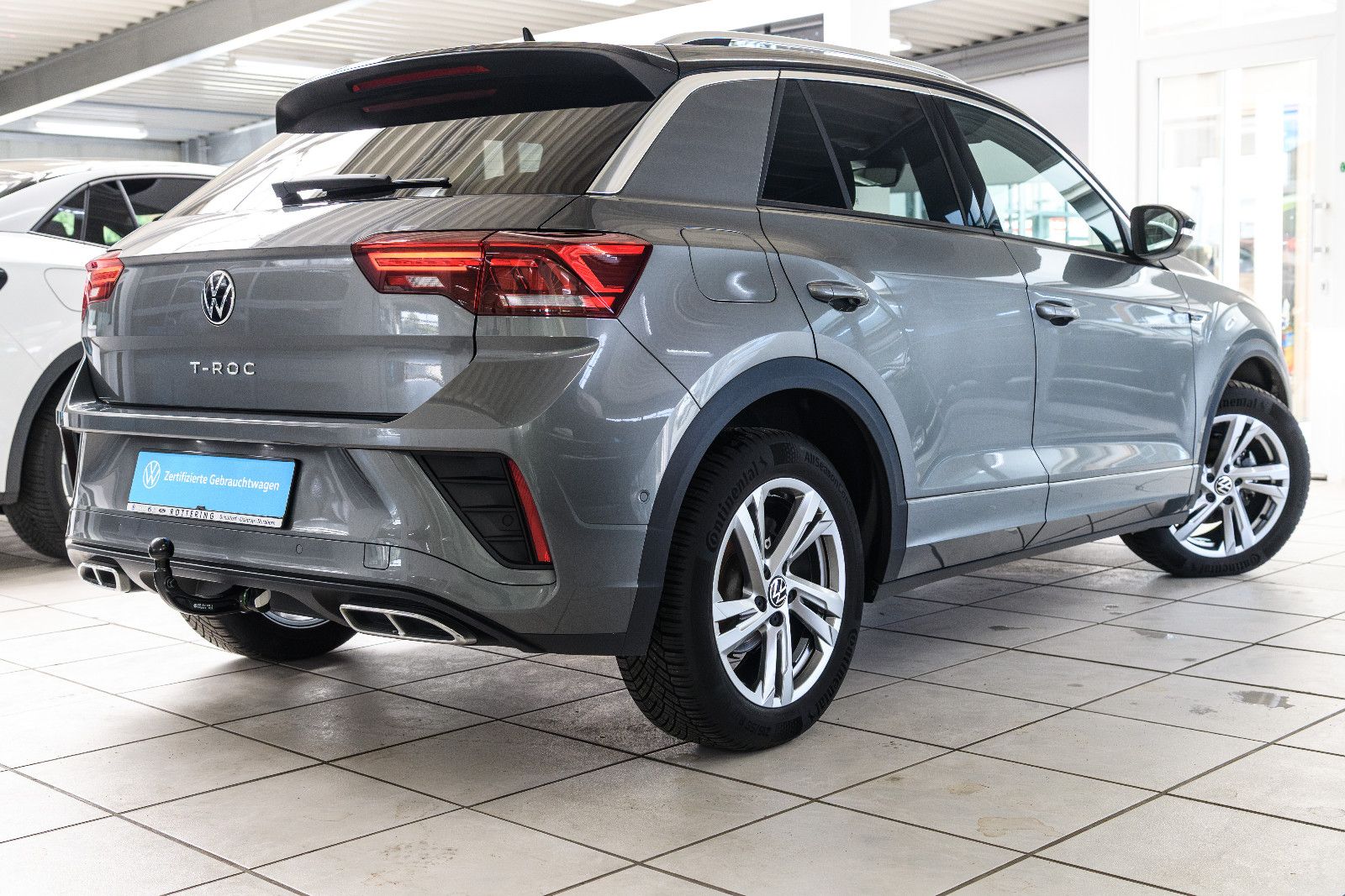 Fahrzeugabbildung Volkswagen T-Roc R-Line 1.5 TSI DSG LED+AHK+KAMERA+ACC+SHZ
