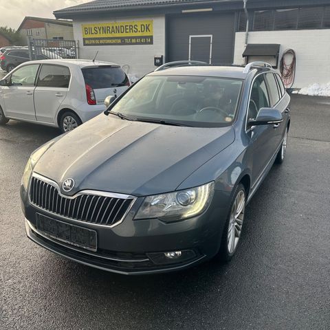 Skoda Superb Combi Elegance Leder memory