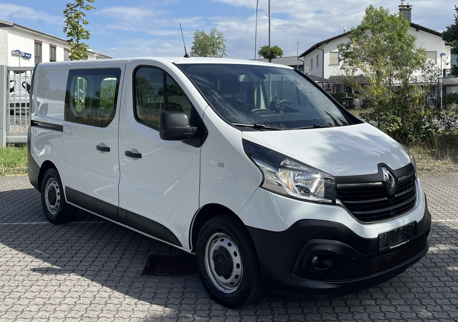 Renault Trafic - 1