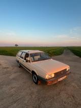 Volkswagen Passat 32b Kombi 1.6L 100 - Volkswagen Passat: 32 B