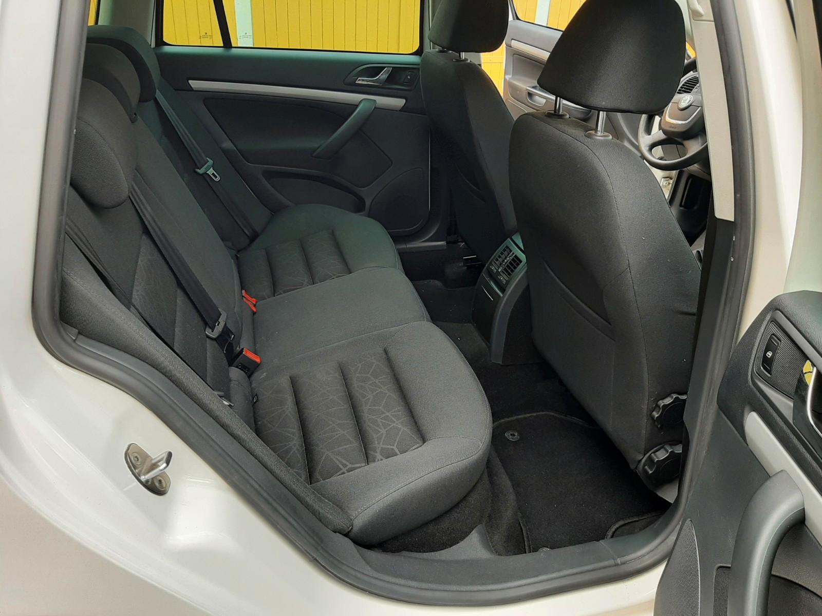 Skoda Octavia 2012 — photo 16