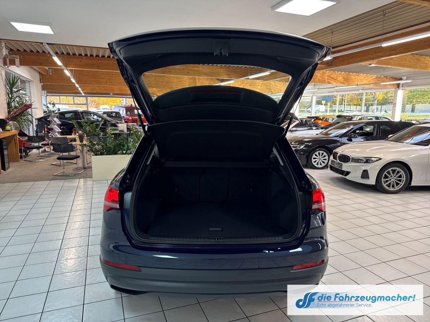 Fahrzeugabbildung Audi Q3 35 TFSI basis Digitales Cockpit Soundsystem L