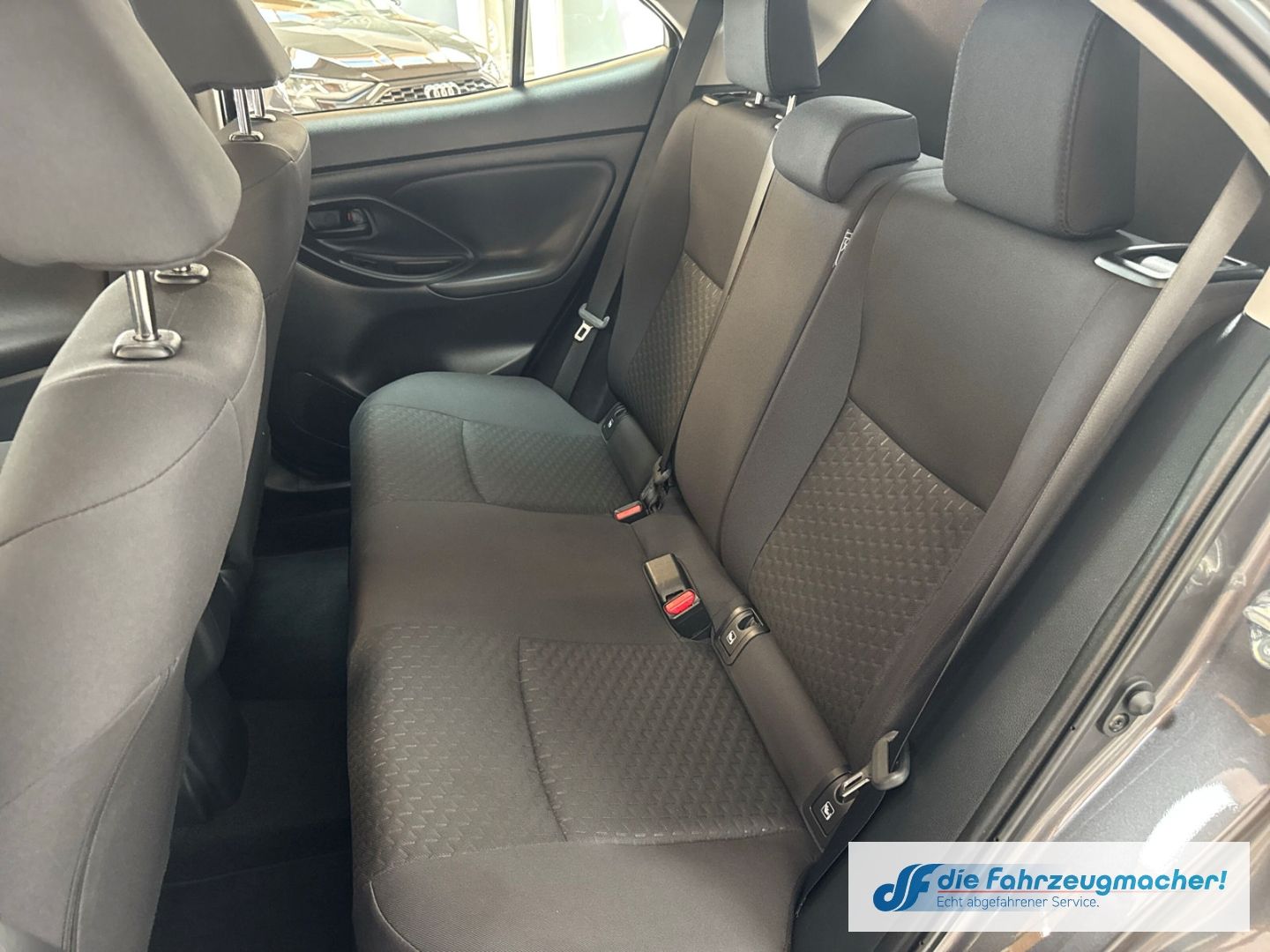 Fahrzeugabbildung Toyota Yaris Cross Hybrid FWD Comfort ACC DAB Spurhalte