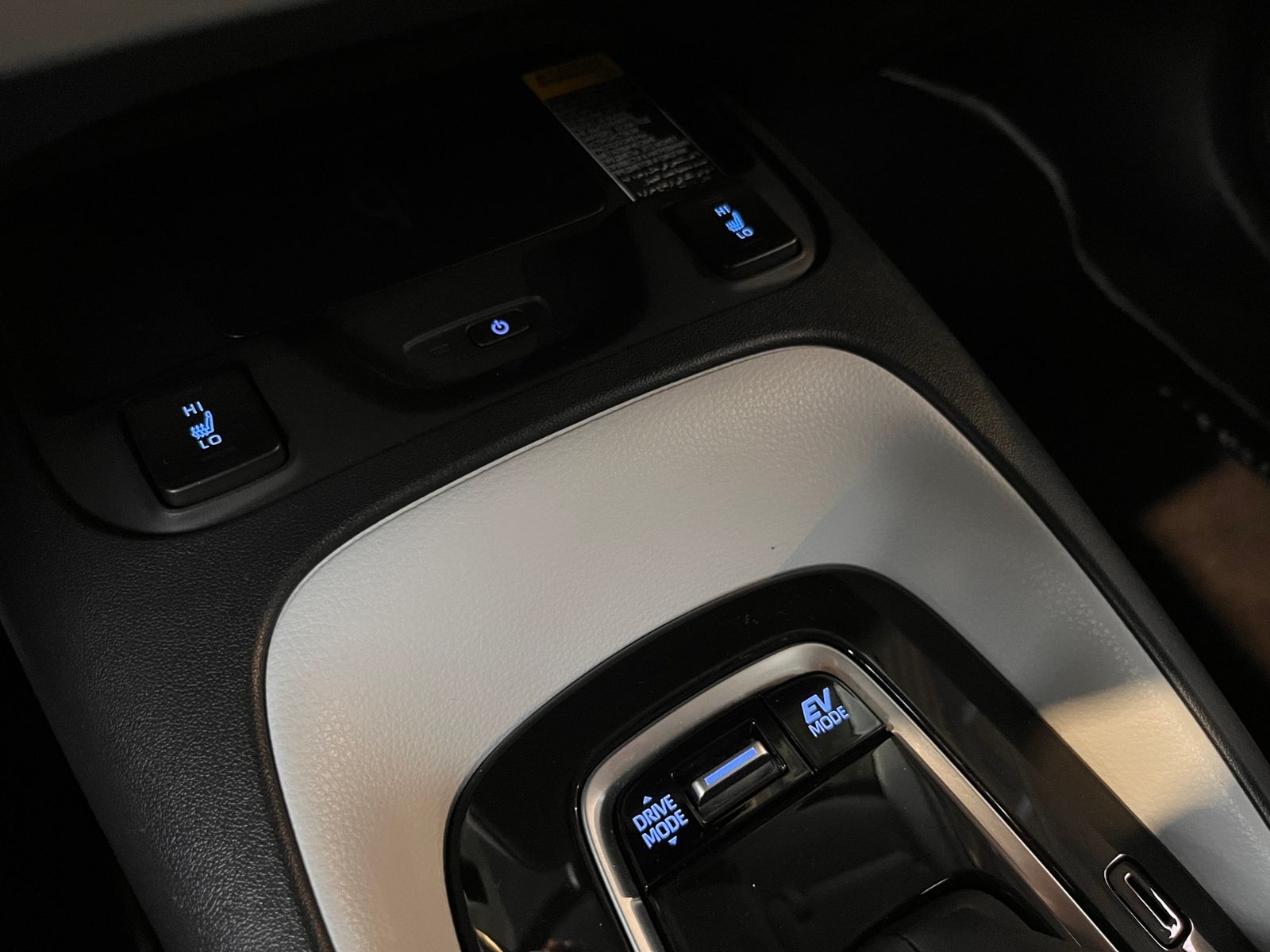 Fahrzeugabbildung Toyota Corolla Hybrid Club LED NAV DAB PDC ALU