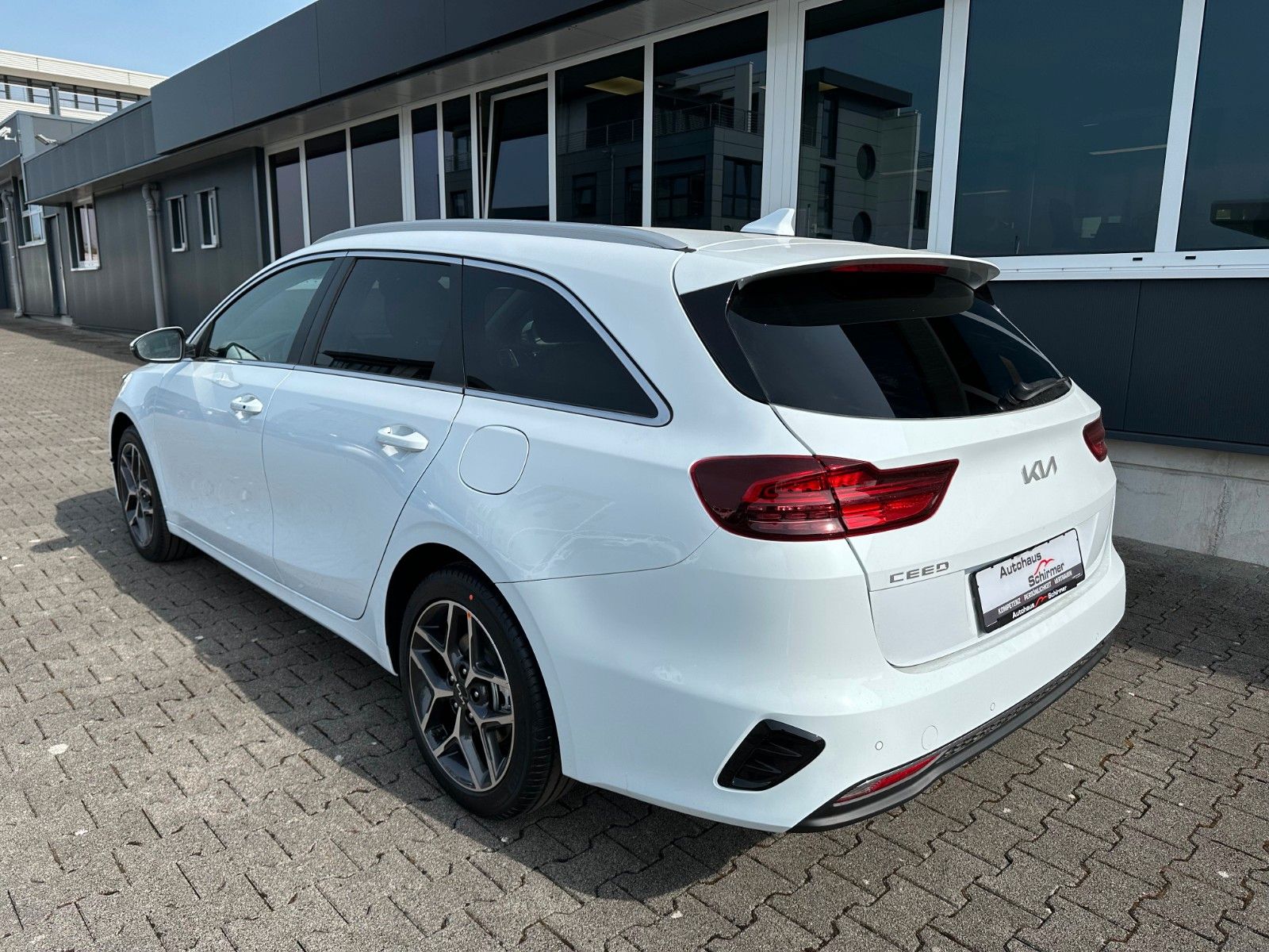 Fahrzeugabbildung Kia cee'd Sportswagon 1,5T-GDI AT Ultimat Style