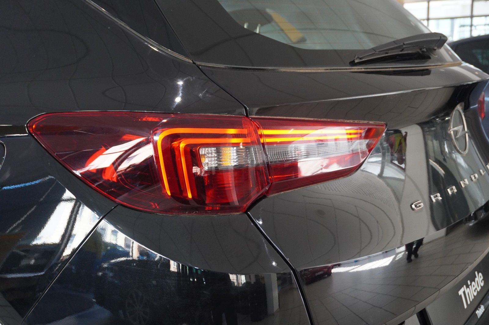 Fahrzeugabbildung Opel Grandland (X) 1.6T EDITION HYBRID NAVI/LED/VIRT.