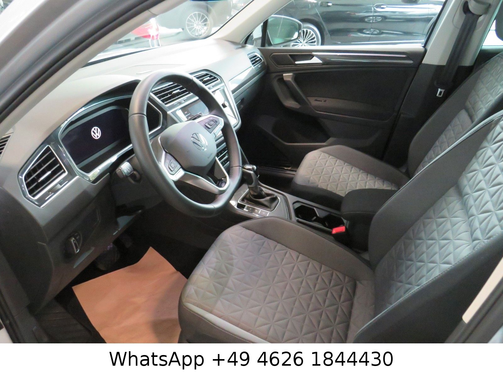 Fahrzeugabbildung Volkswagen Tiguan Life*IQ Light*AHK*Sport*CAM*Digital Cockp