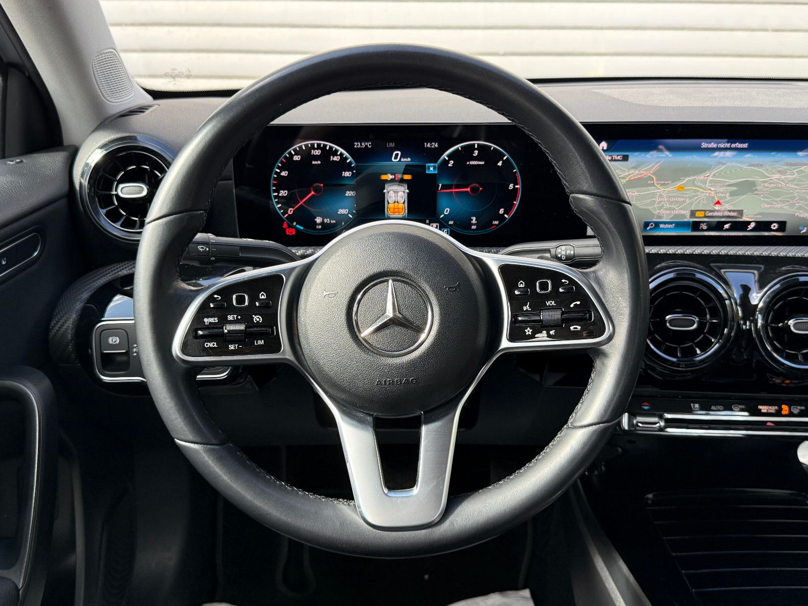 Fahrzeugabbildung Mercedes-Benz A 180 d Lim. Sedan Aut DAB GRA Navi Kamera SHZ