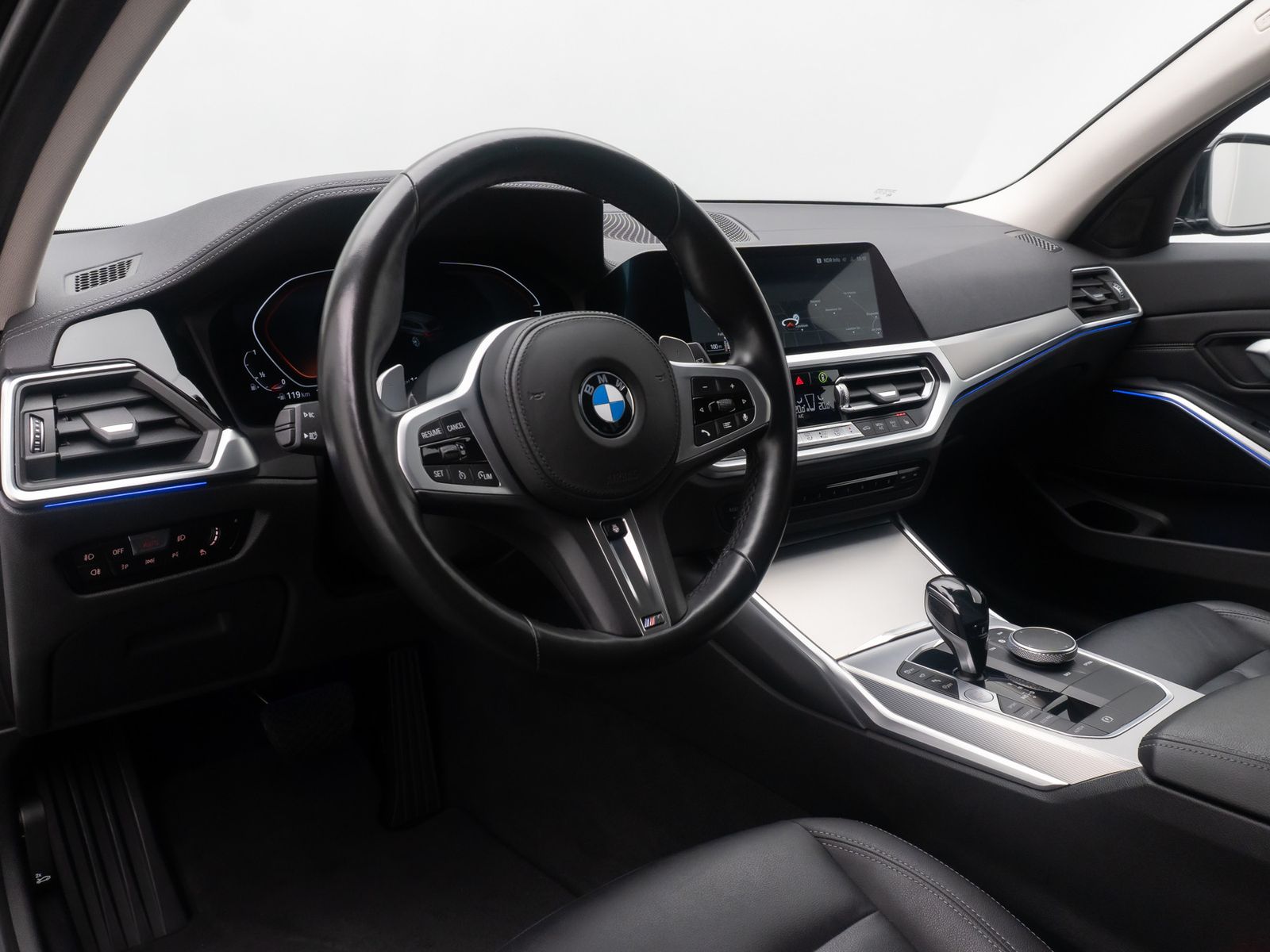 Fahrzeugabbildung BMW 330i xD Luxury Line HUD DAB Komfort 360&deg; Leder