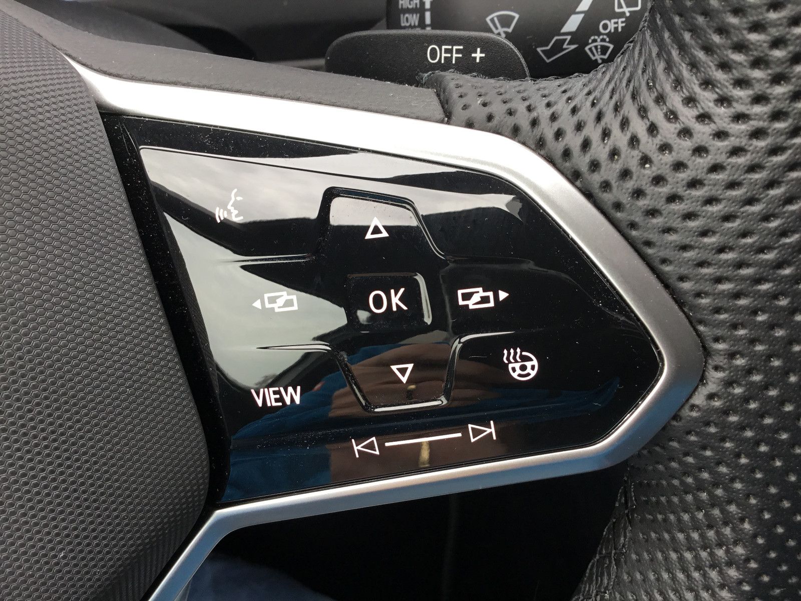 Fahrzeugabbildung Volkswagen Tiguan Allspace 2.0 TDI DSG 4M R-Line+AHK+20"