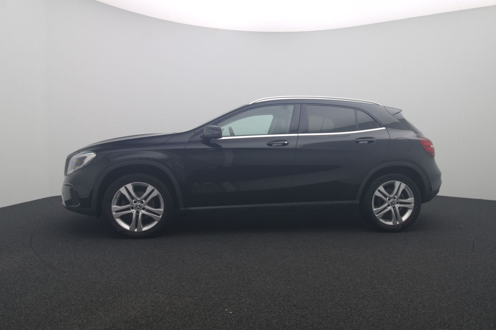 Fahrzeugabbildung Mercedes-Benz GLA 220 d 4Matic AHK NAVI KAMERA LED
