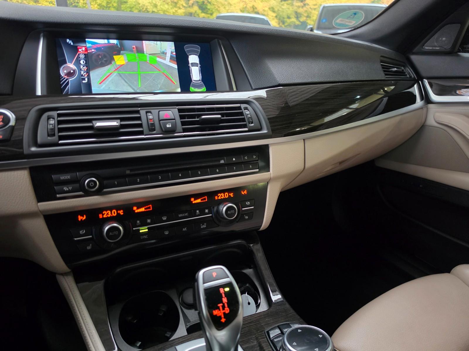 BMW 530d xDrive Touring M-Sportpaket FROZEN/Pano/AHK