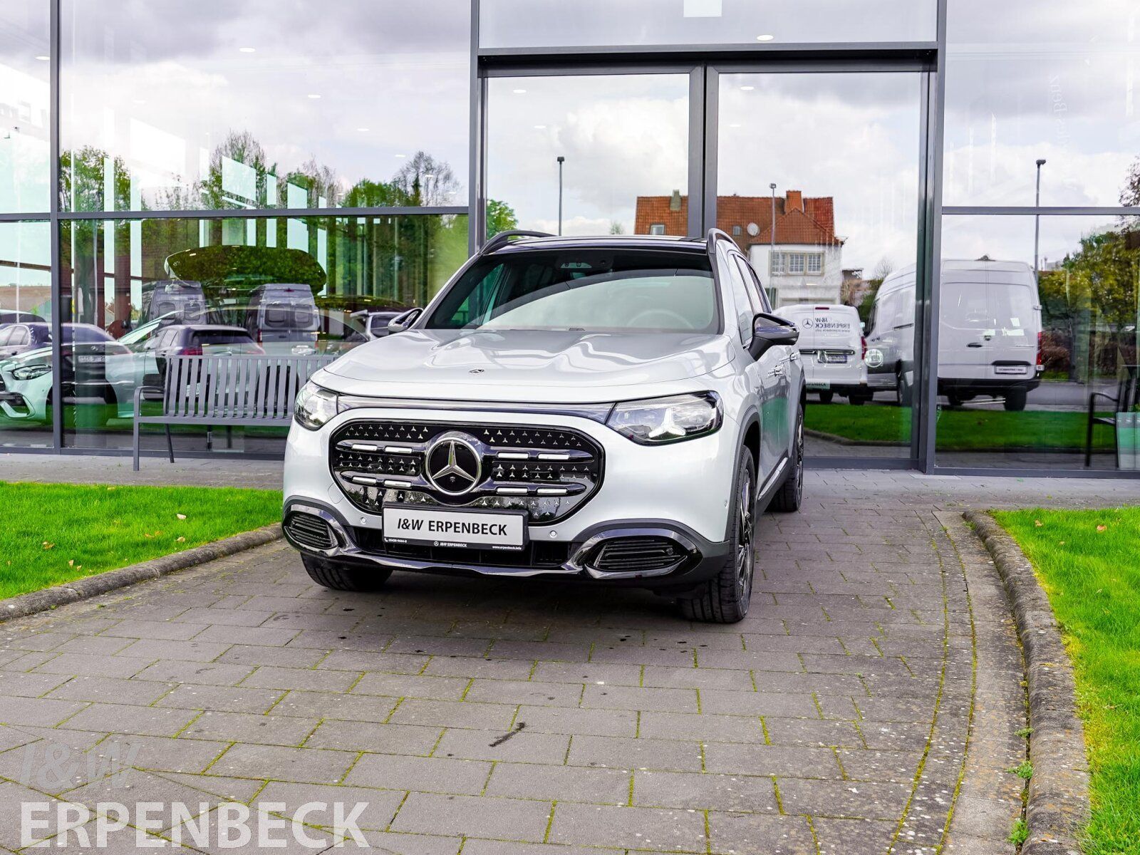 Fahrzeugabbildung Mercedes-Benz GLB 250+ *Night Paket*AHK*Winter Paket*THERMATIC