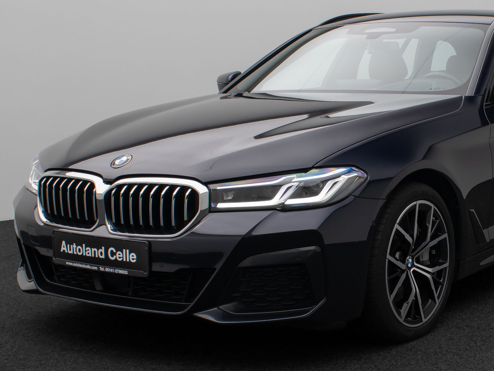 Fahrzeugabbildung BMW 540d xD  M Sport Laser Kamera HUD DAB H/K 19Zoll