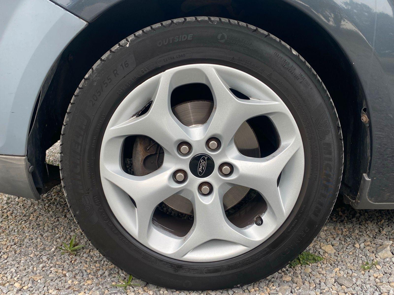 Ford Focus 2006 — photo 6