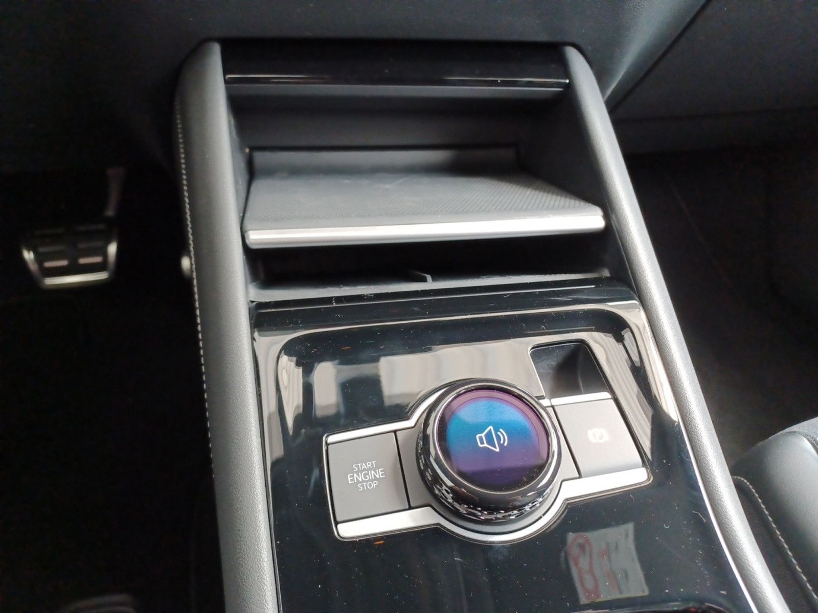 Fahrzeugabbildung Volkswagen Tiguan 1.5 eHybrid DSG R-Line AHZV, Matrix LED