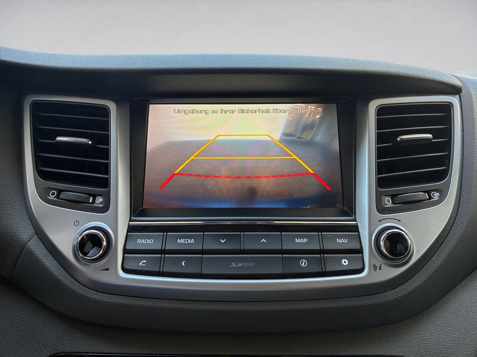 Fahrzeugabbildung Hyundai Tucson 1.6 Style KlimaA,LED,Navi,SHZ,2xKlima,PDC