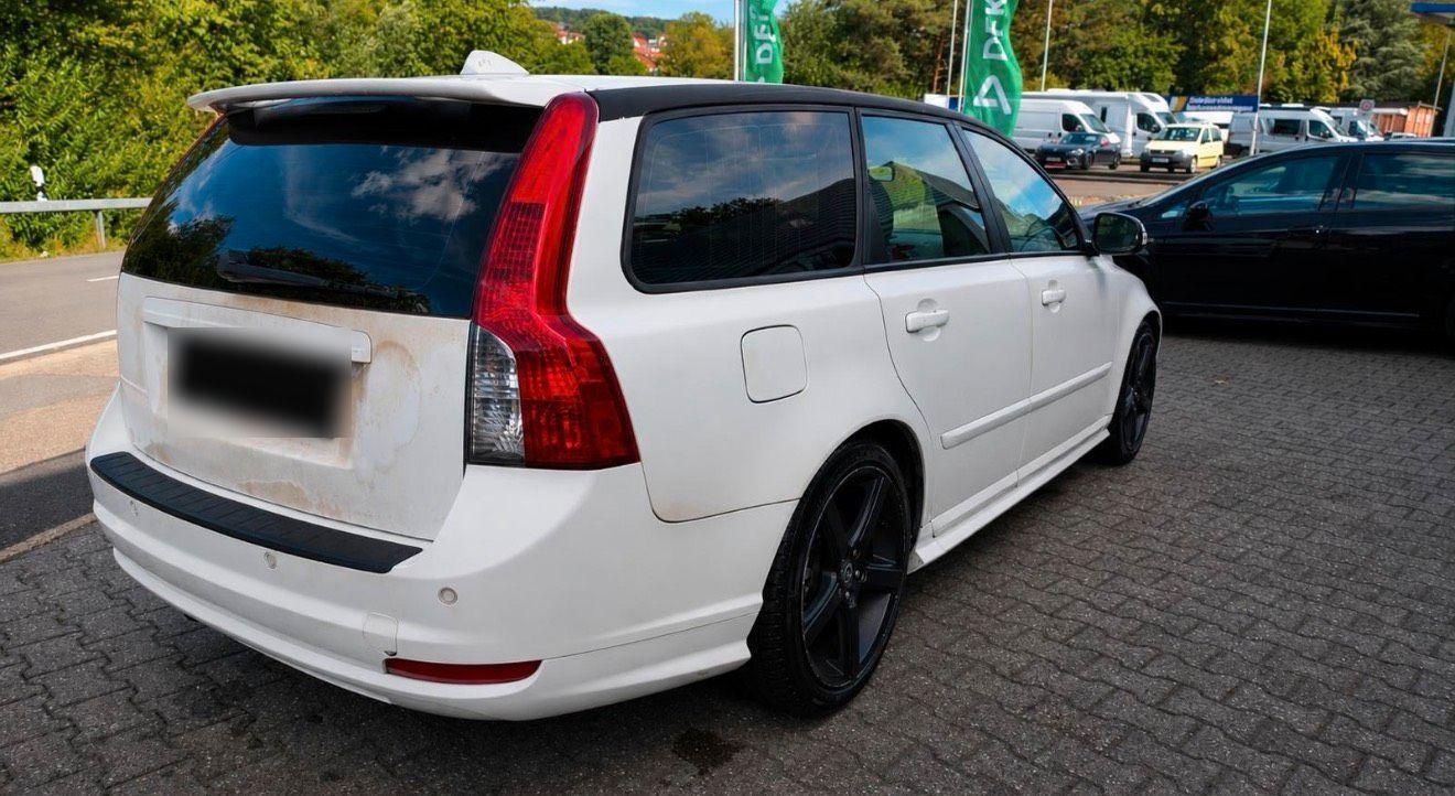 Volvo V50 2009 — interior