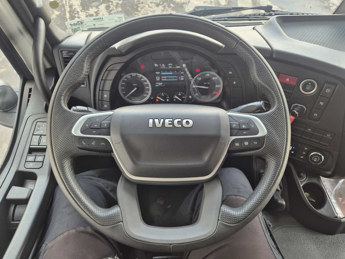 Fahrzeugabbildung Iveco S Way AT190S40/P LBW Tür AHK Navi Bett