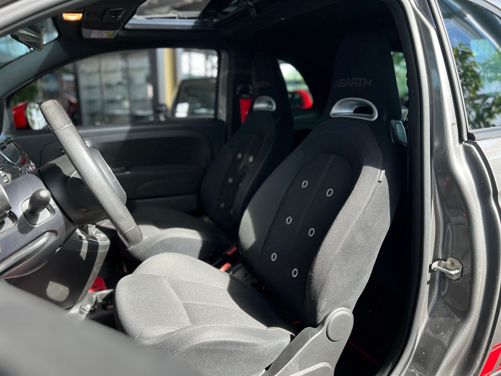 Fahrzeugabbildung Abarth 595 Skydome PANO XEN NAV SHZ PDC ALU