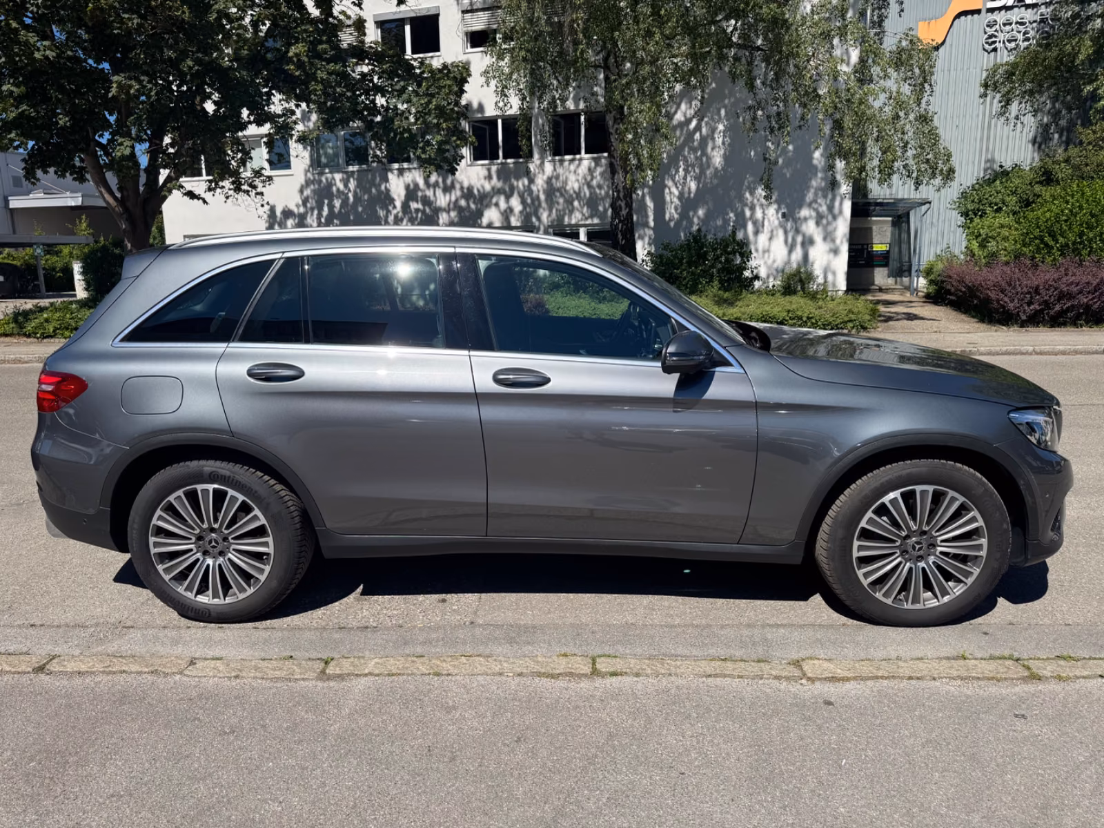 MERCEDES-BENZ GLC 350 D EXCLUSIVE / 9G / 4M / AIRM / LED / BURMEISTER / 360 /258 CH - HAYON ÉLECTRIQUE - TOIT OUVRANT - TOIT PANORAMIQUE