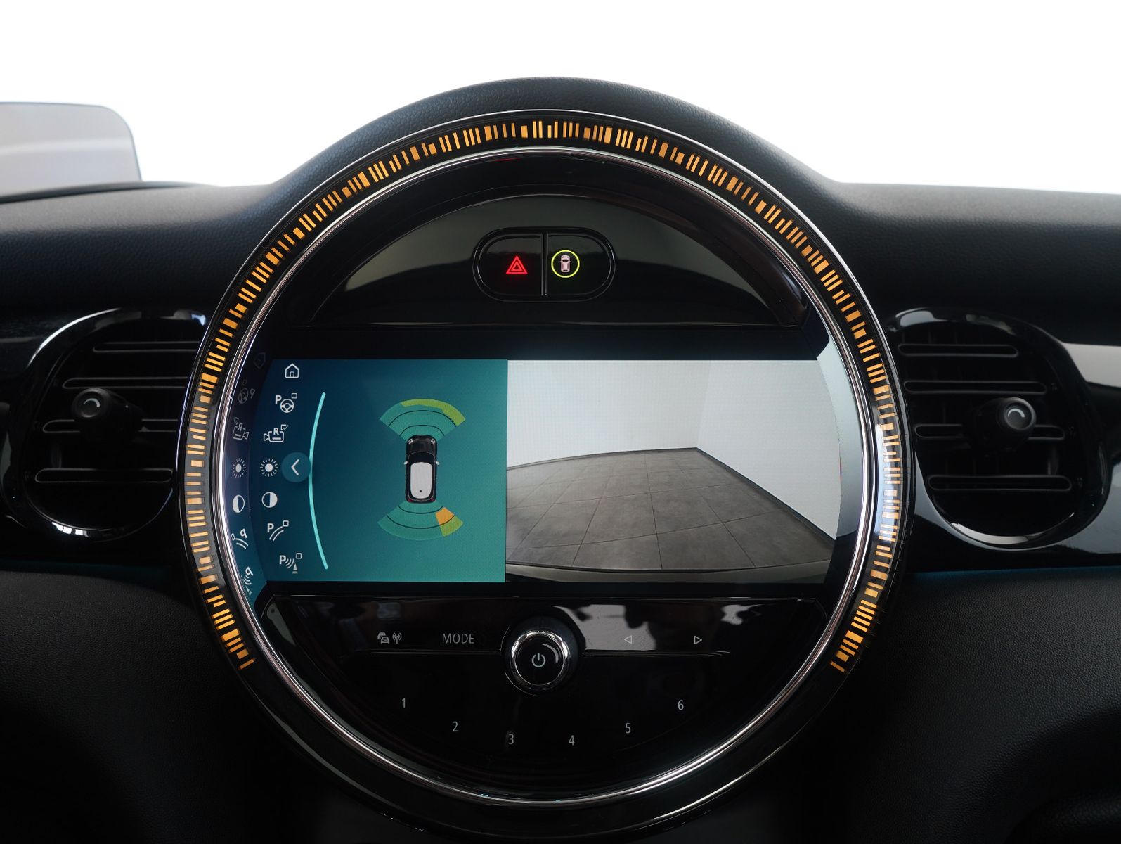 Fahrzeugabbildung MINI Cooper SE Classic Trim LED/NAVI/HEADUP/CAM/PANO